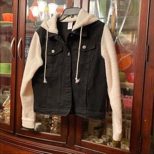 🌺New Juniors Sherpa Denim Jacket Sz: L🌺